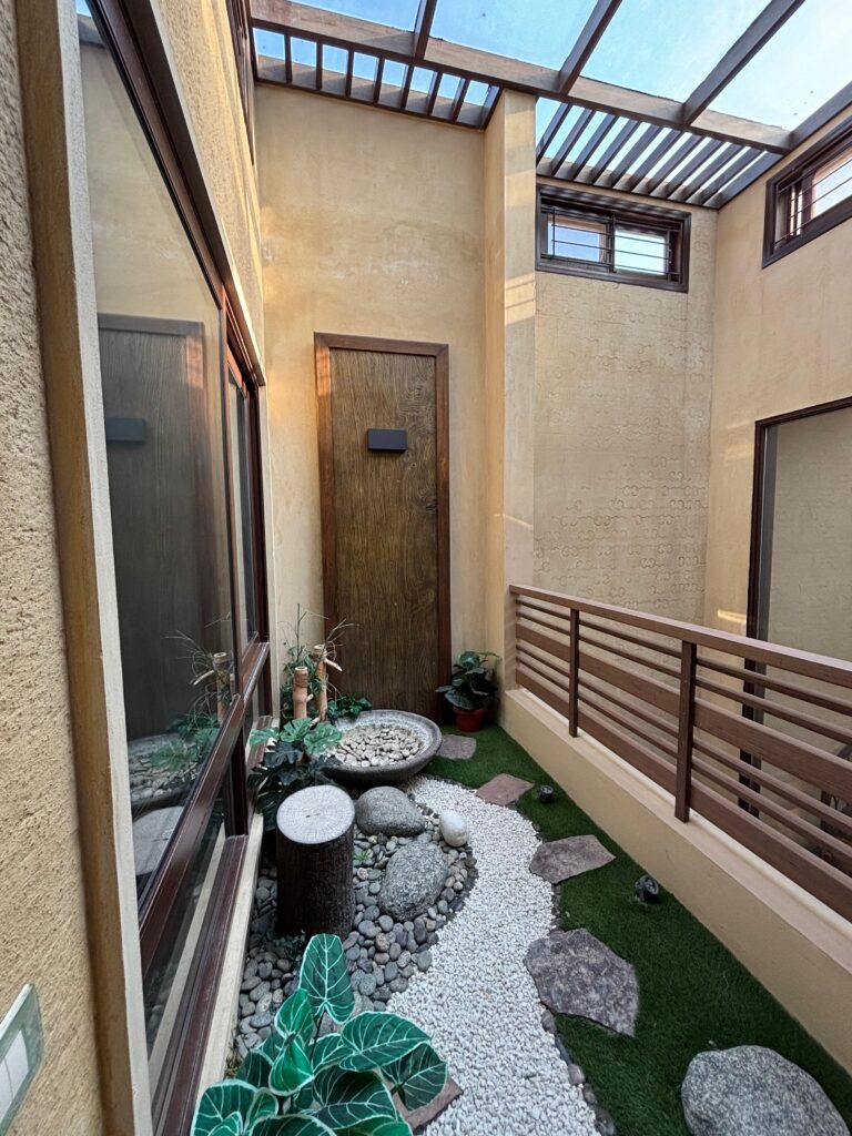 WhatsApp Image 2025-11-29 at 11.21.00